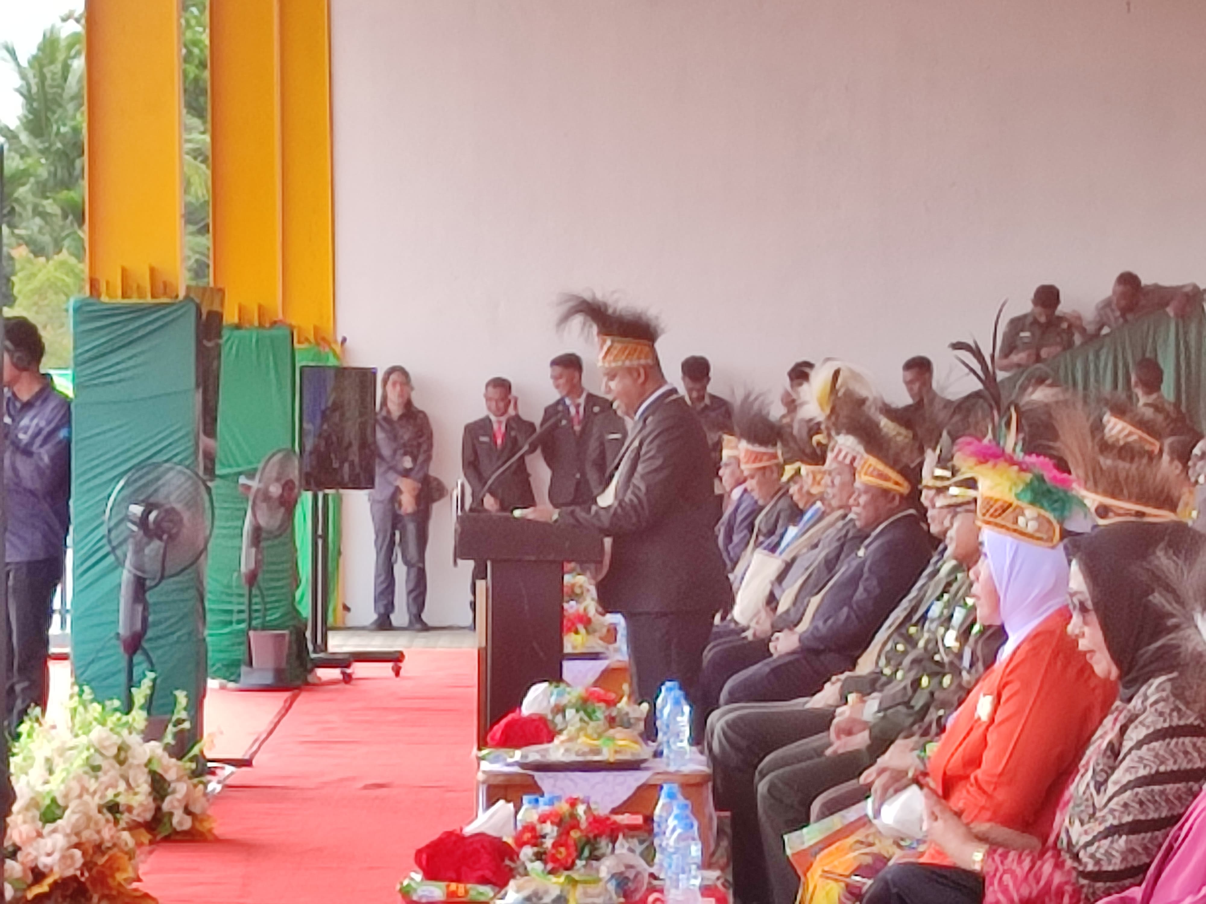 Pimpin Upacara HUT Kabupaten Teluk Bintuni ke-23, Bupati Yohanis Manibuy Paparkan Capaian Program