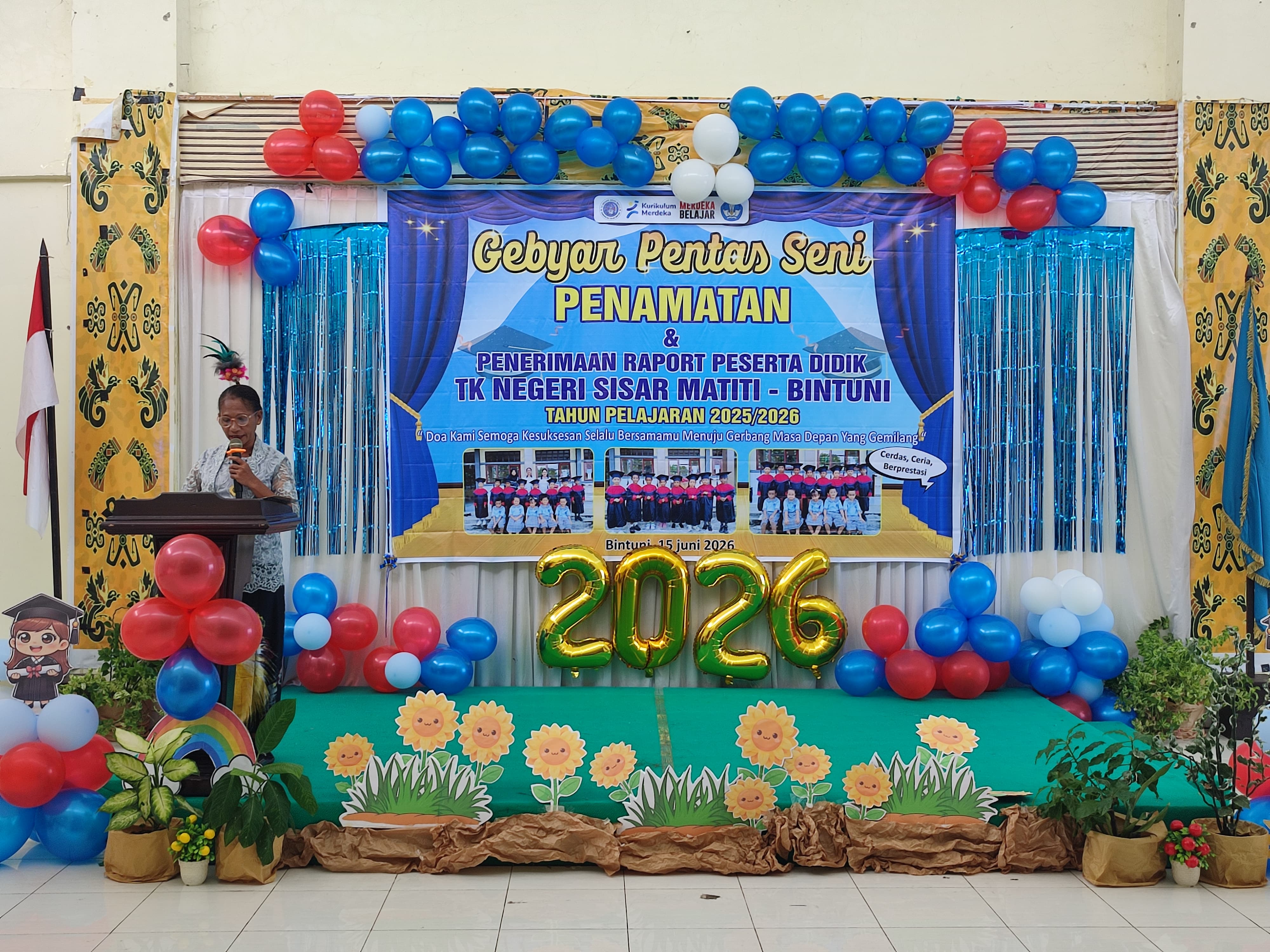 Pentas Seni Semarakan Acara Pelepasan Siswa TK Negeri Sisar Matiti