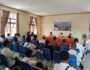 Plt. Kepala Distrik Yomima Ibori Serahkan dana Padat Karya se-Disttik Tembuni